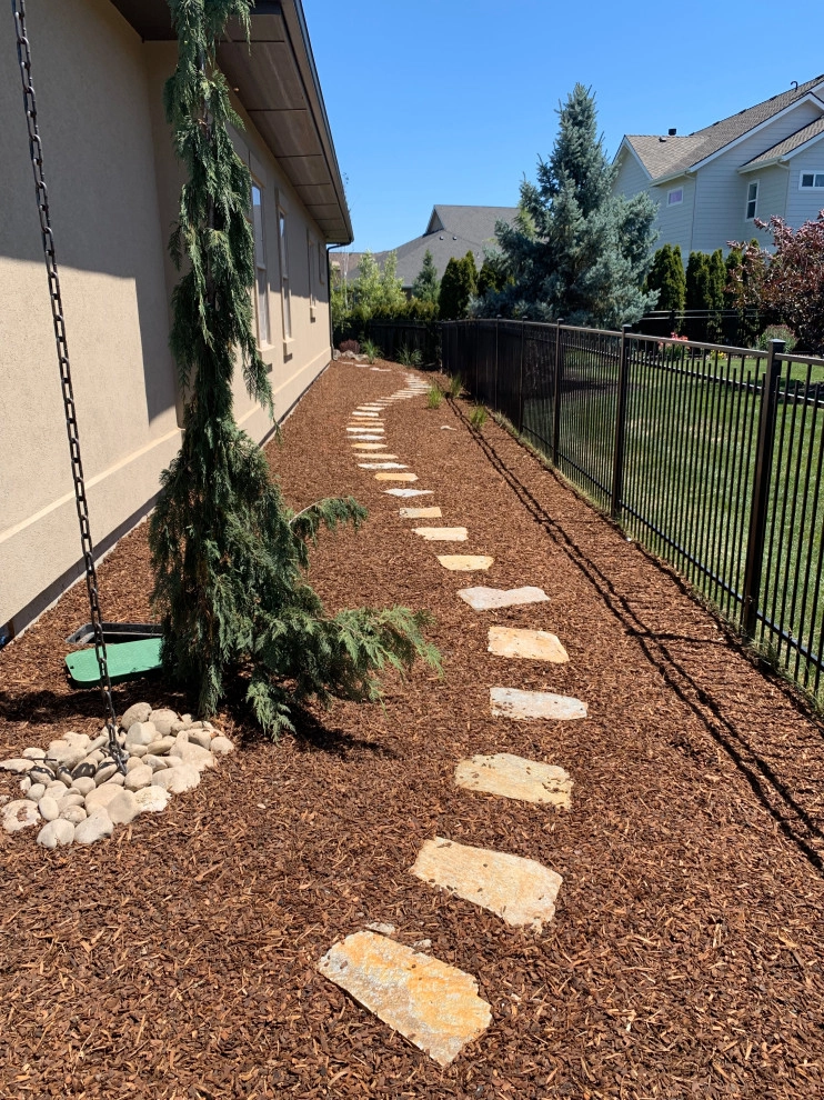 New Build Landscape by Modern Landscape - Photo 12