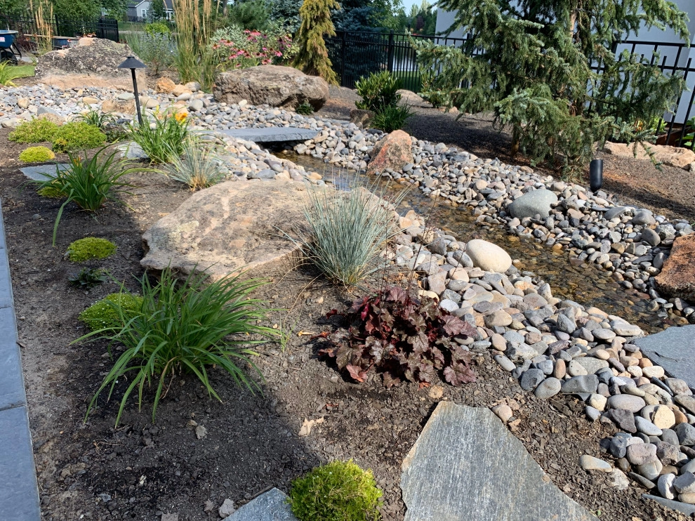 Outdoor Kitchen and Water Feature by Modern Landscape - Photo 19