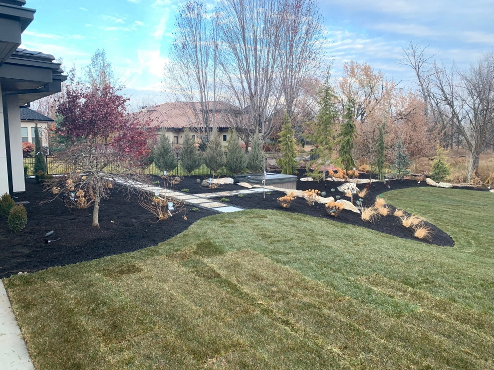 New Design and Build by Modern Landscape - Photo 17