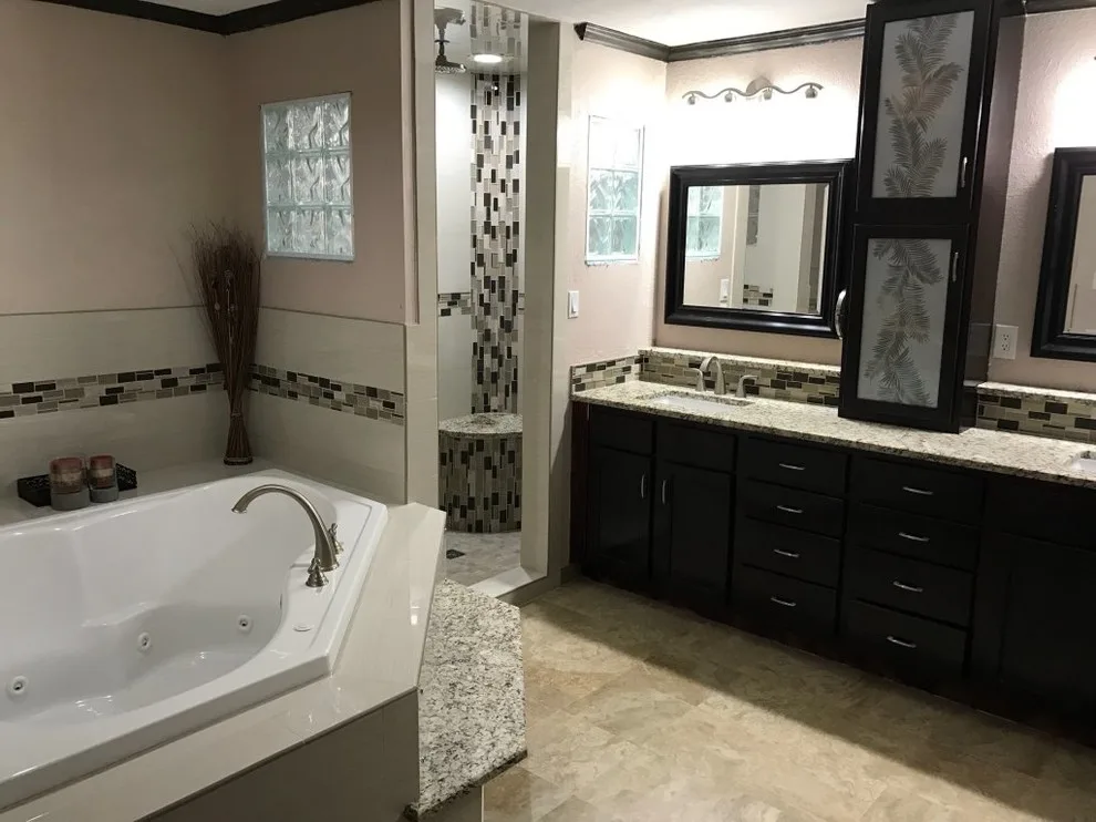 Primary Bathroom Renovation by J.C. Enriquez And Son Plumbing & Remodeling - Photo 4