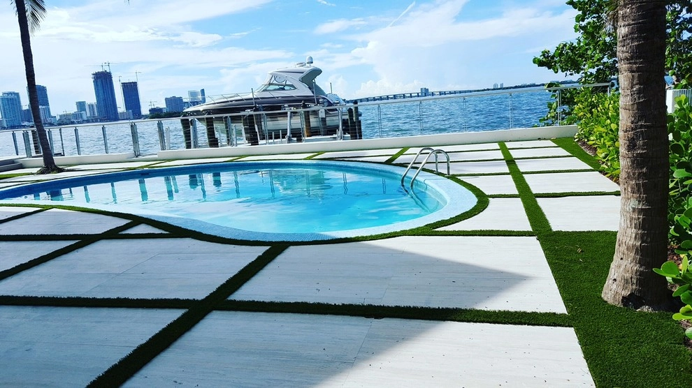 Miami Beach Residence by Monster Grass Artificial Turf & Ivy - Photo 9