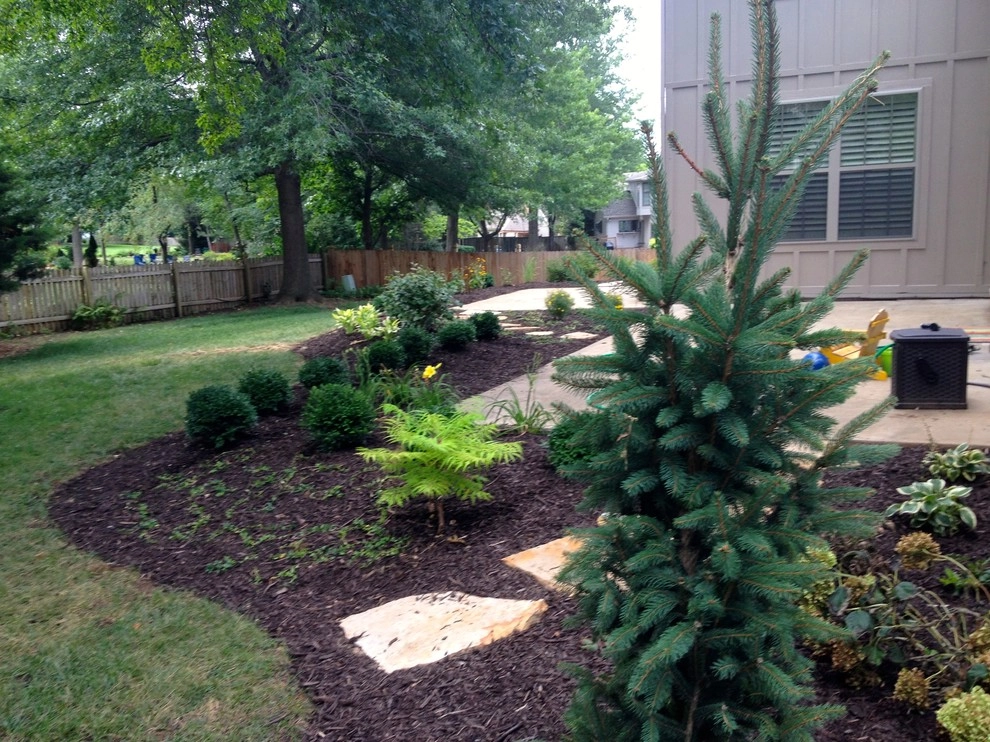 Leawood Backyard by Monumental Lawn & Outdoor LLC - Photo 3