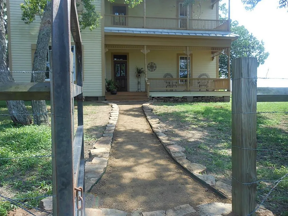Washington County Heritage Home by The Irish Lady - Photo 6