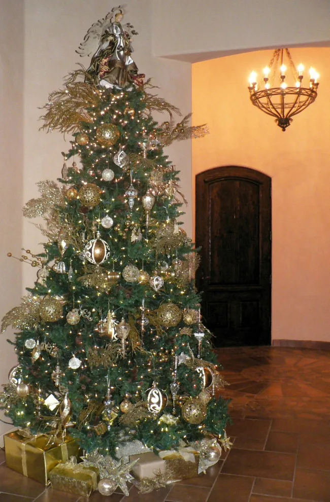 Festive Decoration by Nicole Décor & Design LLC - Photo 36