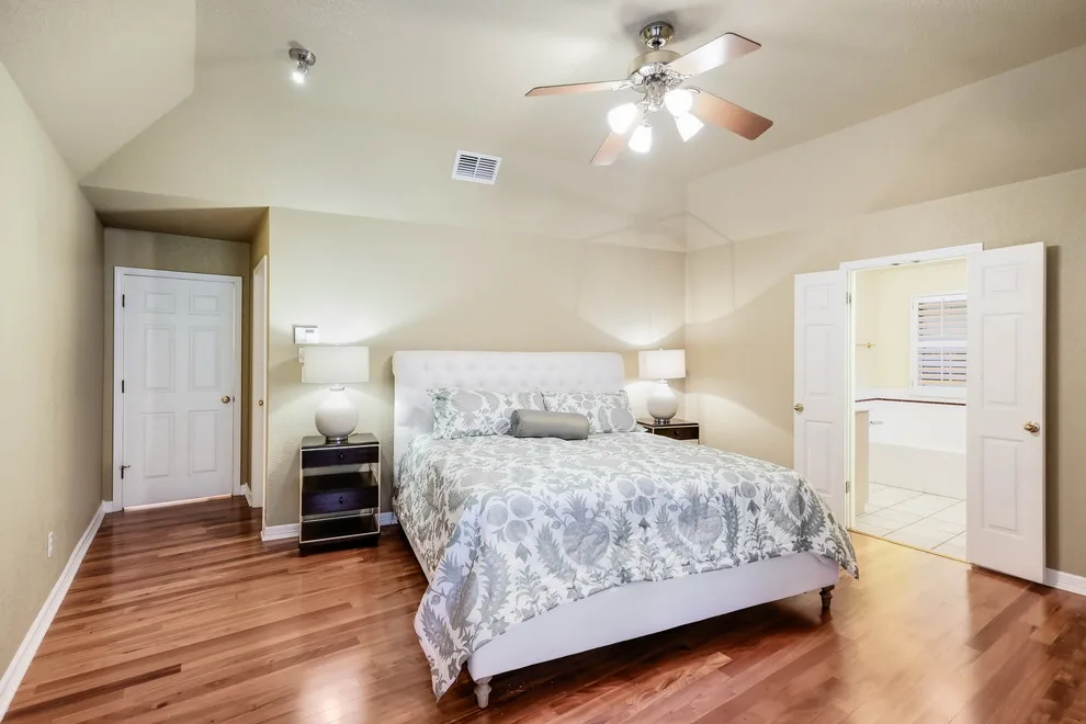 Garden Ridge TX Home Staging and Styling by Mummeinteriors - Photo 2