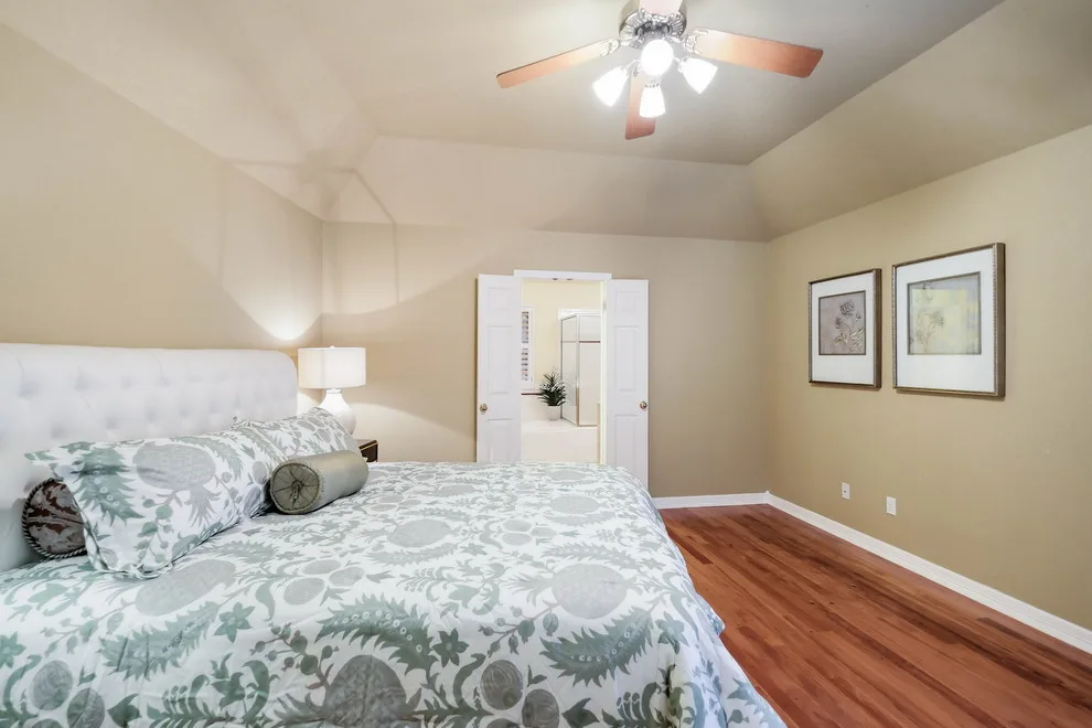 Garden Ridge TX Home Staging and Styling by Mummeinteriors - Photo 4