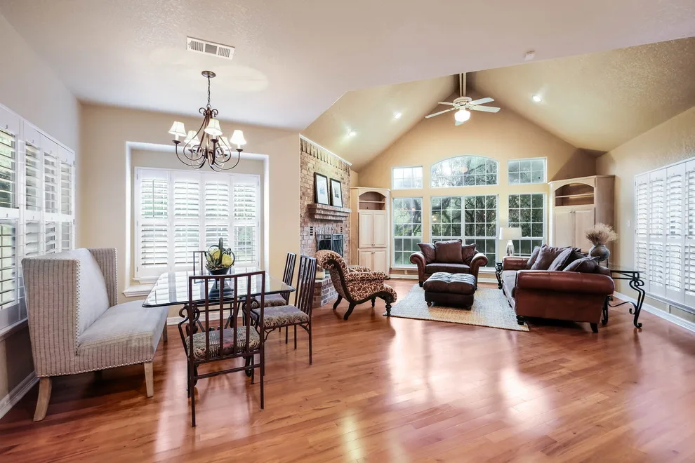 Garden Ridge TX Home Staging and Styling by Mummeinteriors - Photo 5