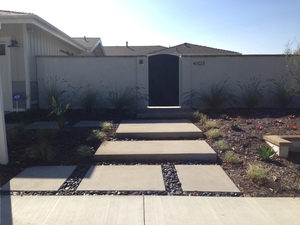 Via Abril, San Clemente by Camille Beehler Landscape Design - Photo 11