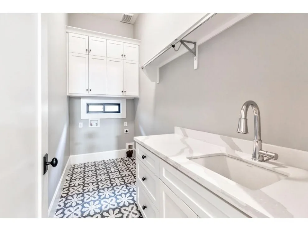 Houston Heights Homestead by Miralia Design Group - Photo 13