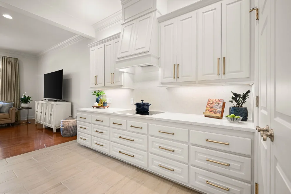 Province Interiors - Photo 11
