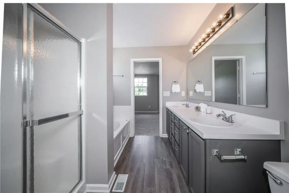 JB Rentals by Savvy Style With Valerie - Photo 2
