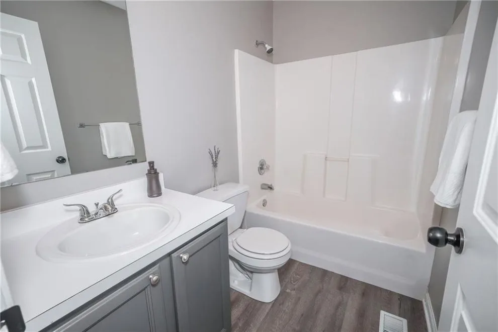 JB Rentals by Savvy Style With Valerie - Photo 4