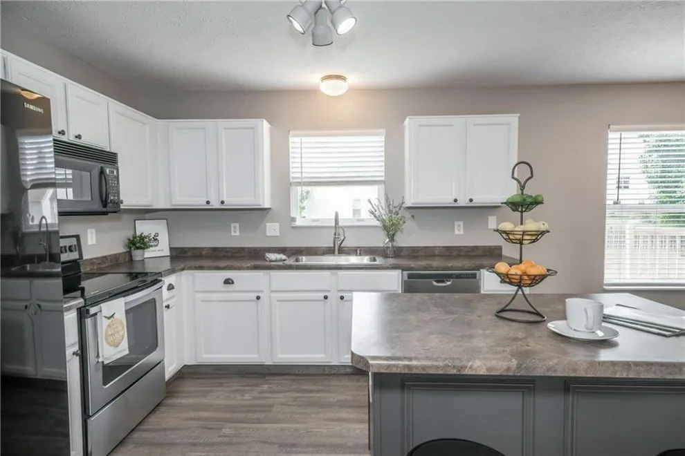 JB Rentals by Savvy Style With Valerie - Photo 8