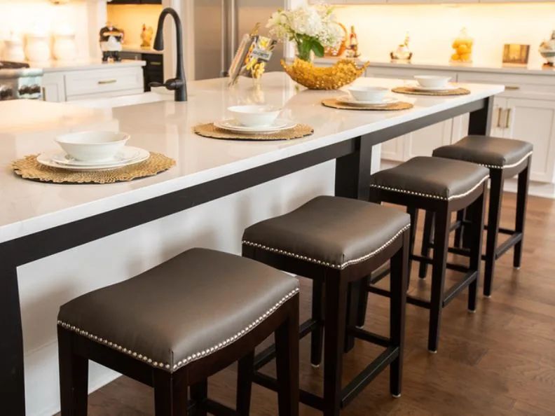 Contemporary Shoreline by Brittanya Tammearu Interior Design - Photo 4