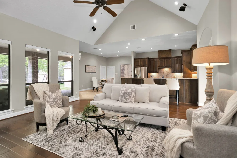 FlyGirl Home Staging & Redesign - Photo 2