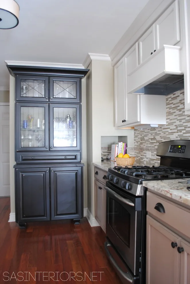 Three-Hued Transitional Kitchen by Jenna Burger Design - Photo 4