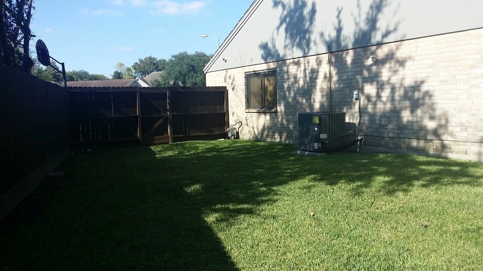 Transitional Lansdcape by Natural Wonders Landscaping - Photo 10