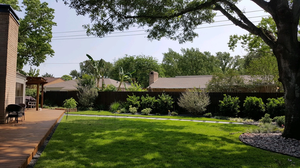 Transitional Lansdcape by Natural Wonders Landscaping - Photo 7