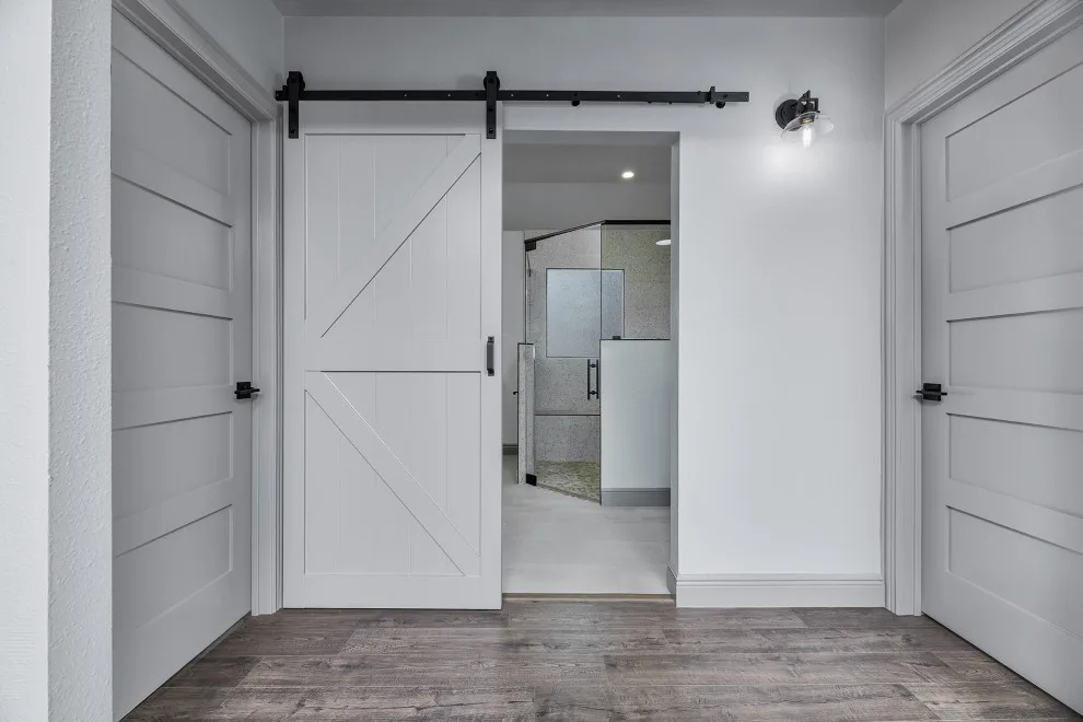 Lacoste, TX House Renovation by Mummeinteriors - Photo 8