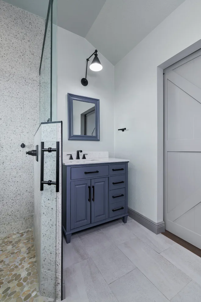 Lacoste, TX House Renovation by Mummeinteriors - Photo 6