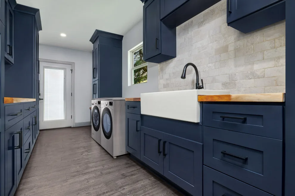 Lacoste, TX House Renovation by Mummeinteriors - Photo 9