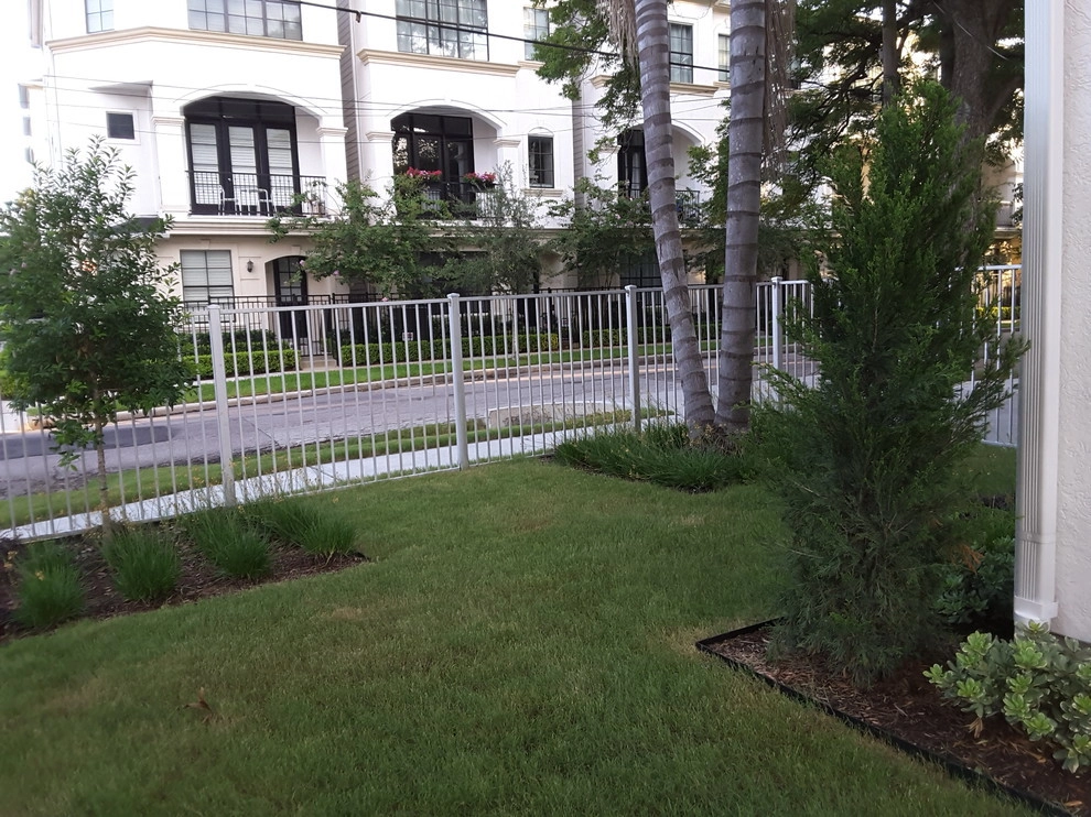 Minimal Landscape and Patio by Natural Wonders Landscaping - Photo 3