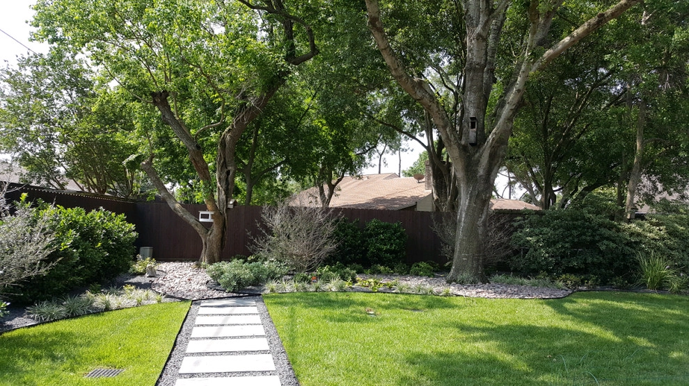 Transitional Lansdcape by Natural Wonders Landscaping - Photo 3