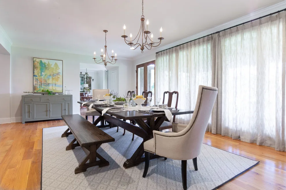 Lake Castle Dining Room and Bar by Samantha Smith Designs - Photo 15