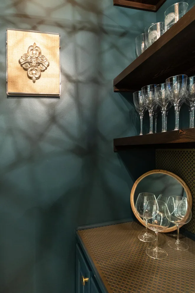 Lake Castle Dining Room and Bar by Samantha Smith Designs - Photo 14