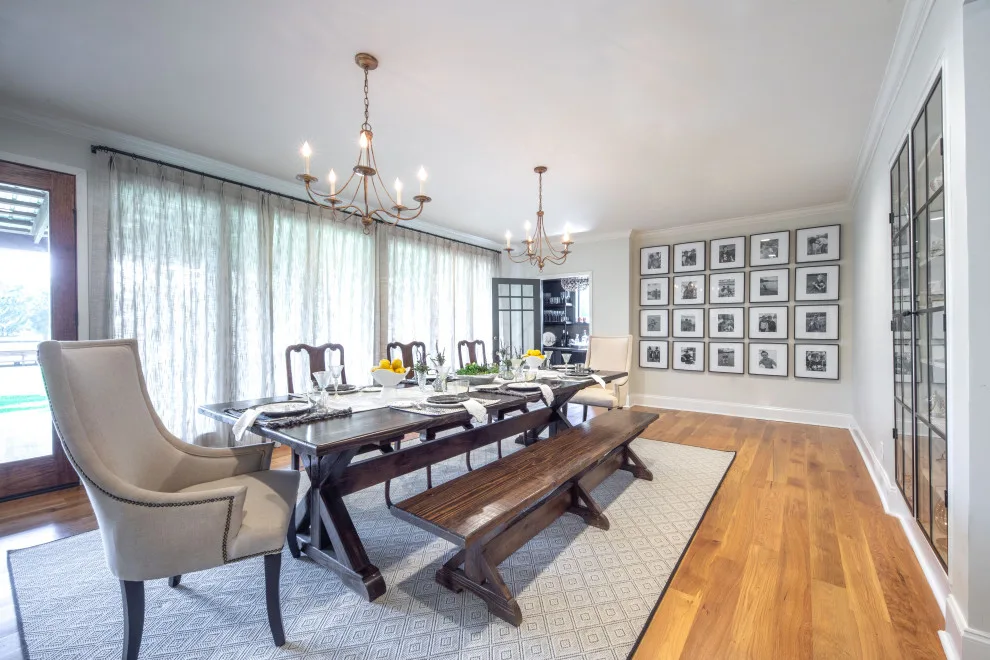 Lake Castle Dining Room and Bar by Samantha Smith Designs - Photo 8