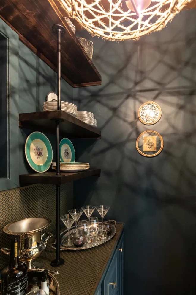 Lake Castle Dining Room and Bar by Samantha Smith Designs - Photo 19