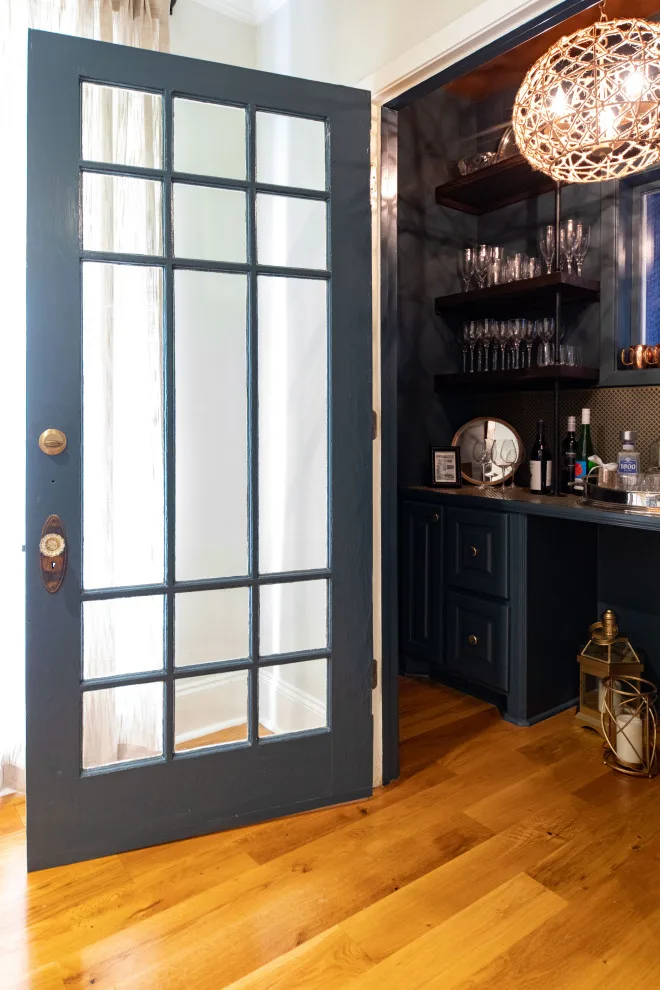 Lake Castle Dining Room and Bar by Samantha Smith Designs - Photo 5