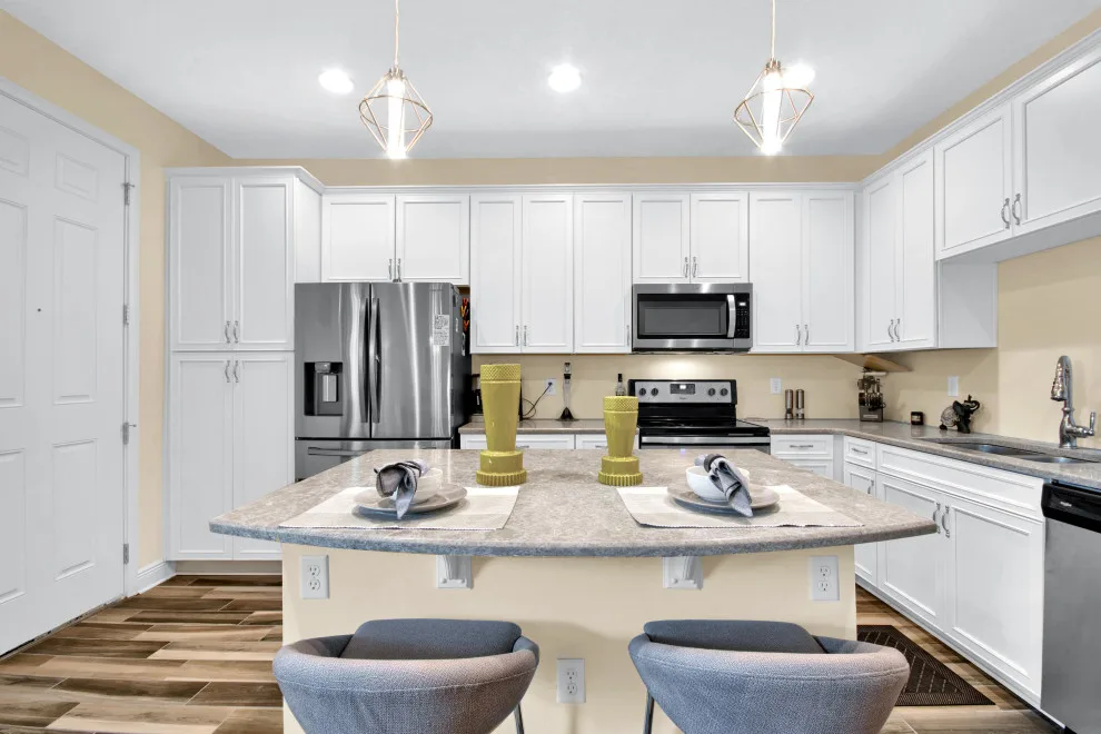 Nona Lake Townhouse by Lenore King Luxury Interiors - Photo 3