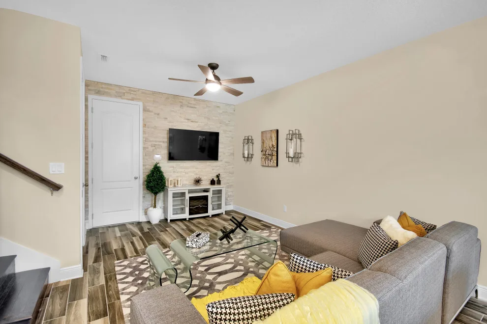 Nona Lake Townhouse by Lenore King Luxury Interiors - Photo 4