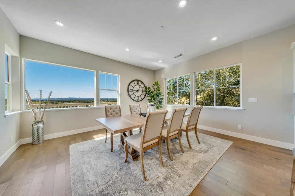 Lake Park Court - Showcase Residence by Four Seasons Design Team - Photo 7