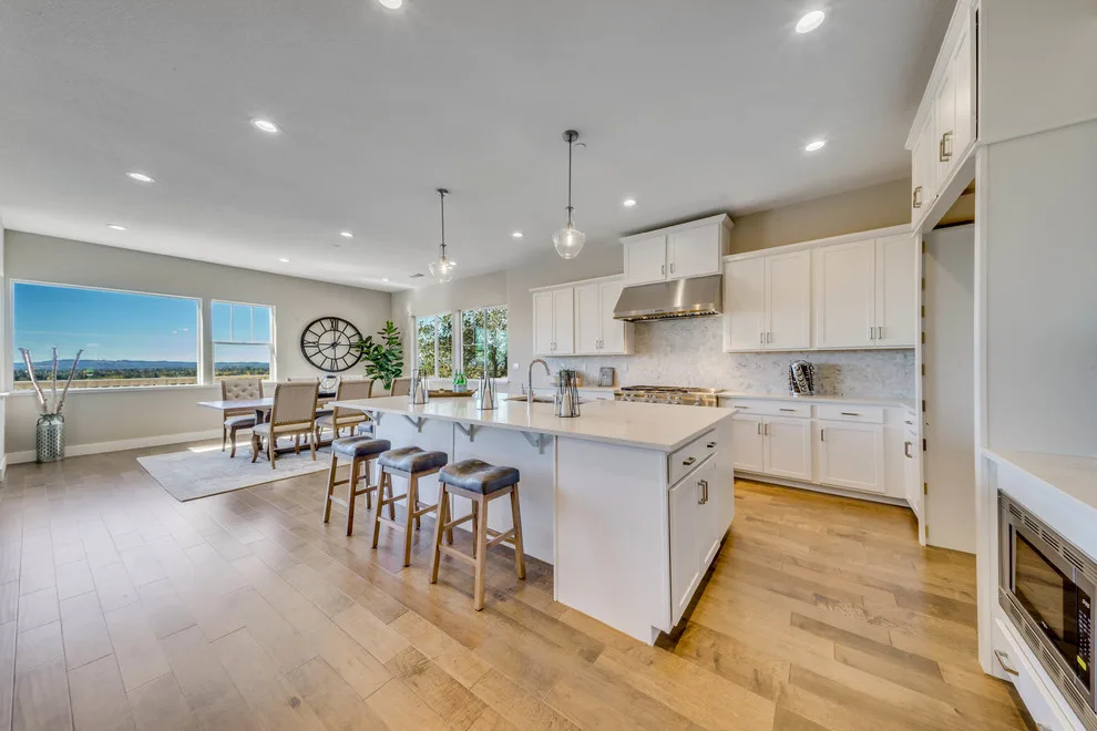 Lake Park Court - Showcase Residence by Four Seasons Design Team - Photo 2