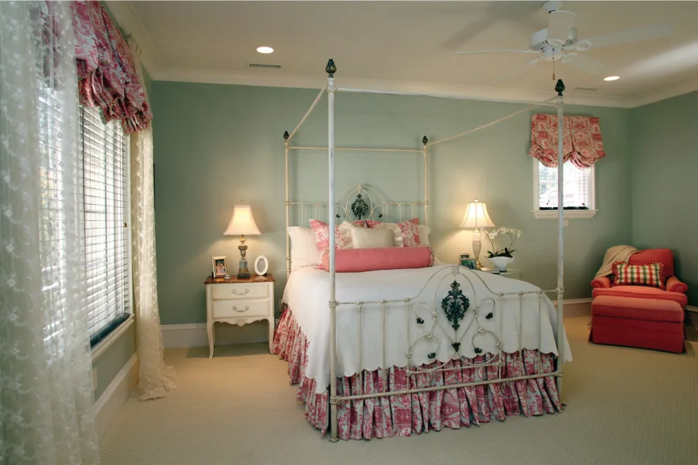 Lakeside Home by Barbara Dalton Interiors - Photo 6