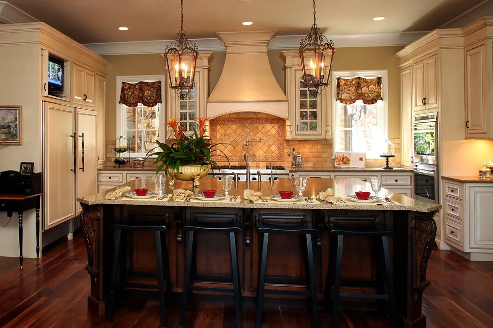 Lakeside Home by Barbara Dalton Interiors - Photo 8
