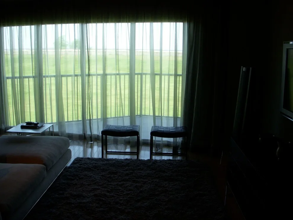 Lakeshore Apartment by Justin Anders-Henne - Photo 2