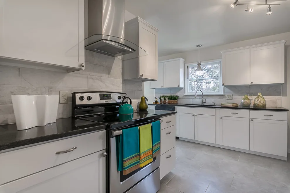 Larch Residence Staging Initiative by Davina Designs - Photo 8