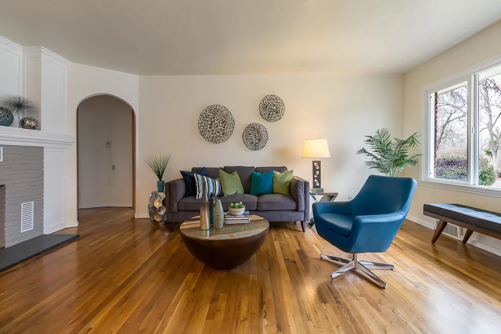 Larch Residence Staging Initiative by Davina Designs - Photo 5