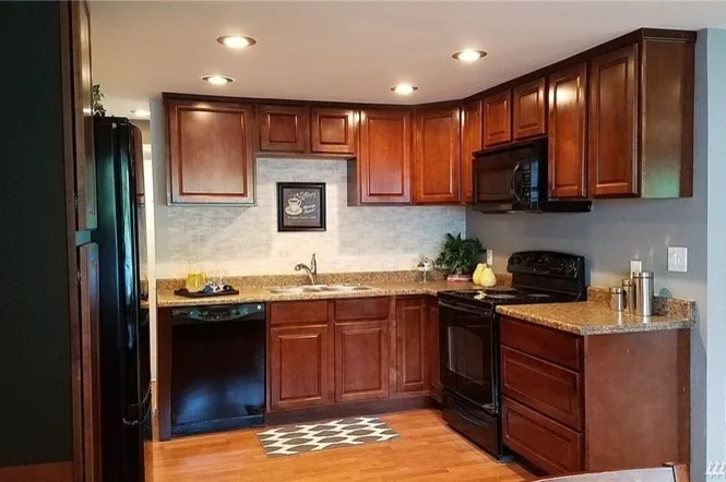 Laura Avenue by Peninsula Home Staging - Photo 12