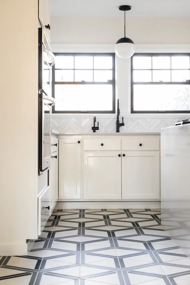 Laurelhurst Renewal by WE Home Staging Inc. - Photo 3