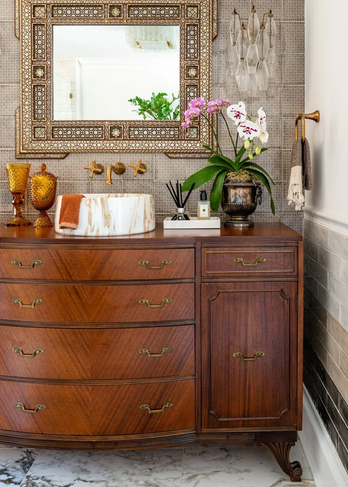 Lincoln Park Heritage Row House by Crystal Blackshaw Interiors - Photo 3
