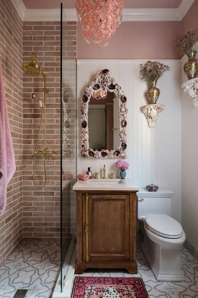 Lincoln Park Heritage Row House by Crystal Blackshaw Interiors - Photo 12