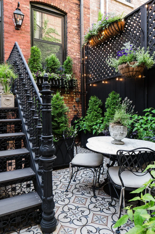 Lincoln Park Heritage Row House by Crystal Blackshaw Interiors - Photo 5