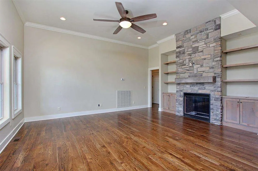 Interior Alternatives Design Studio - Photo 2