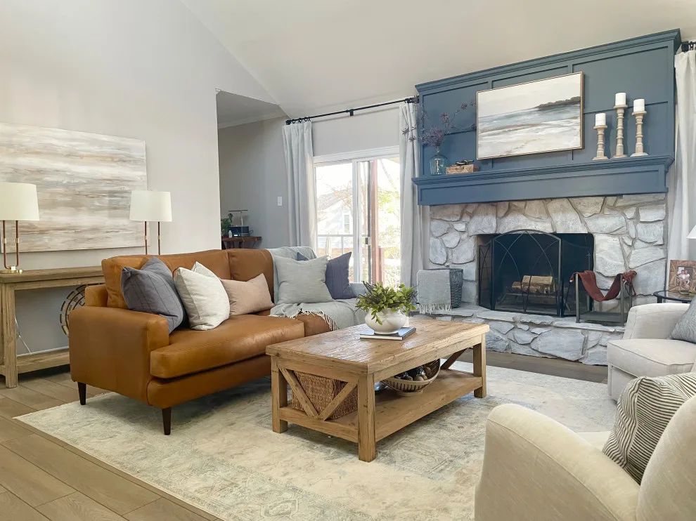 Lounge Area by Melissa Rieser Interiors - Photo 4