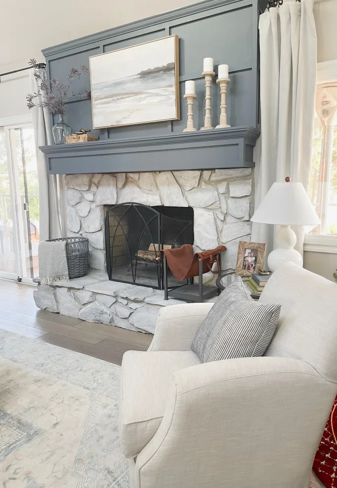 Lounge Area by Melissa Rieser Interiors - Photo 3
