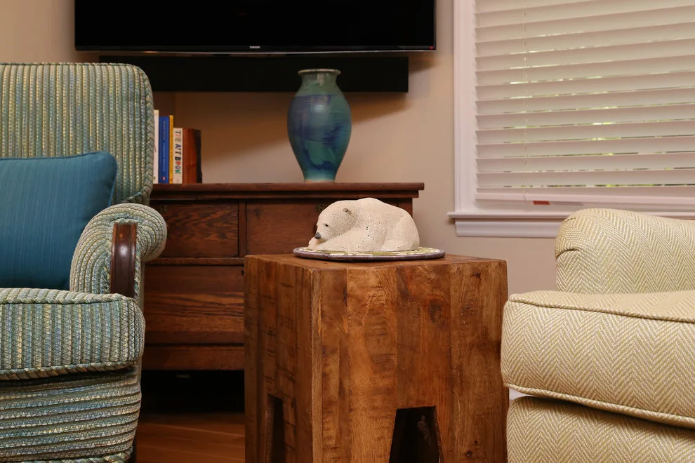 Lakeway Drive Lounge by Burke Designs - Photo 5